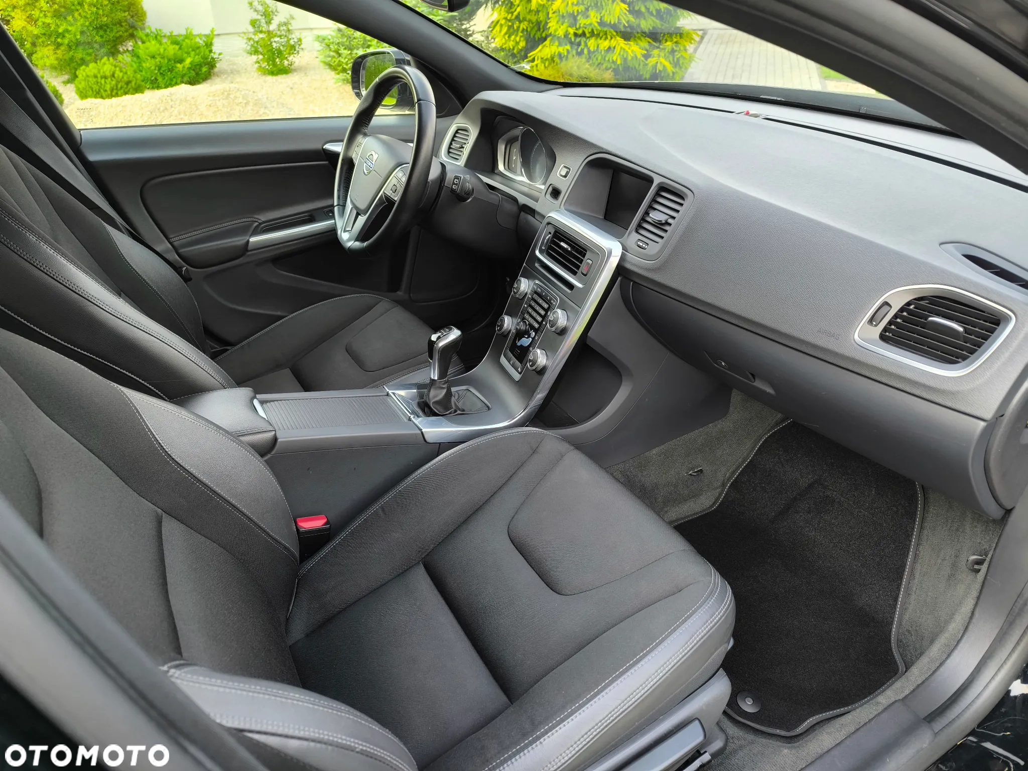 Volvo V60 Cross Country D3 Momentum - 26