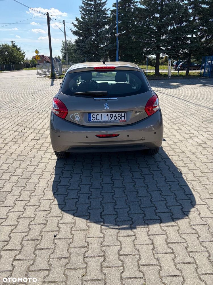 Peugeot 208 - 6