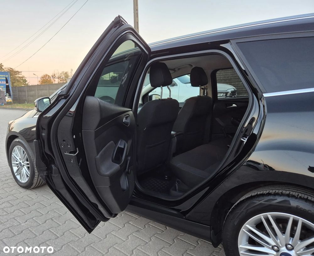 Ford Focus - 36