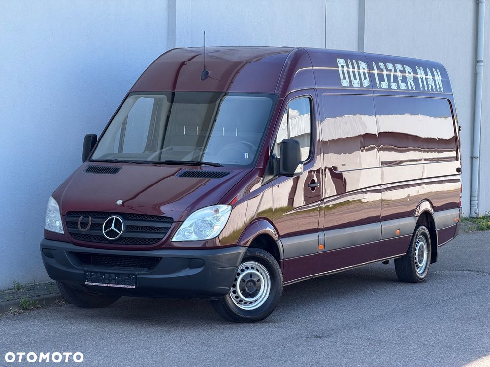 Mercedes-Benz Sprinter 319