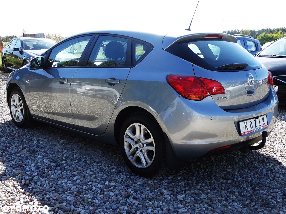 Opel Astra 1.6 Automatik Color Edition - 16