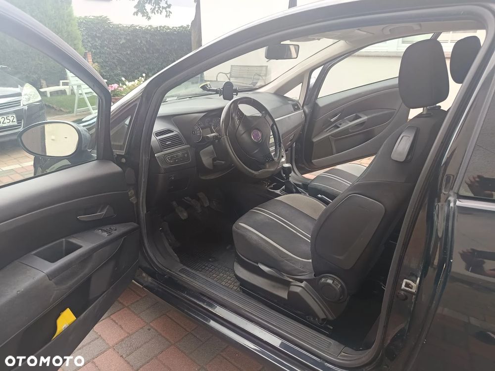 Fiat Grande Punto - 12