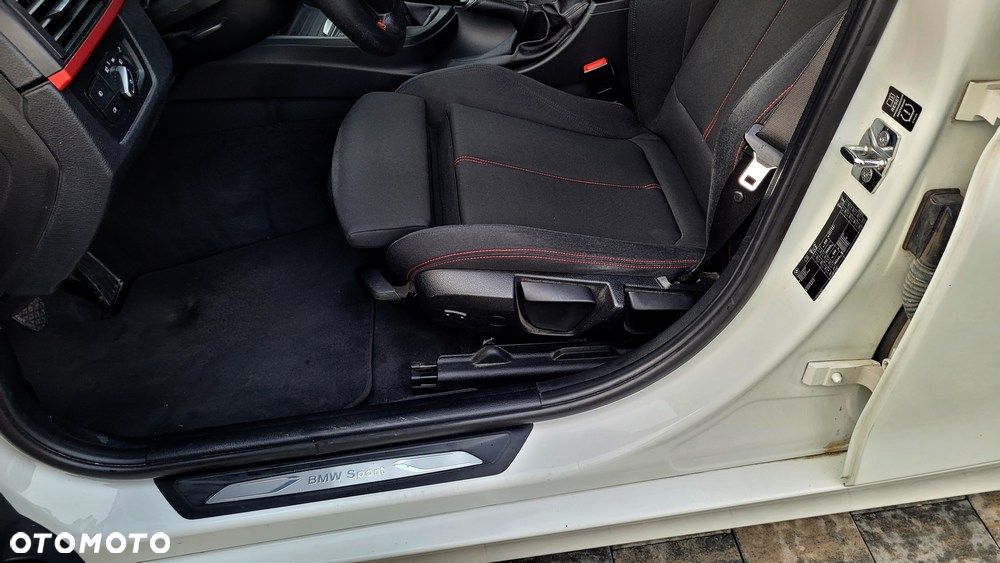 BMW Seria 3 320d Sport Line - 19