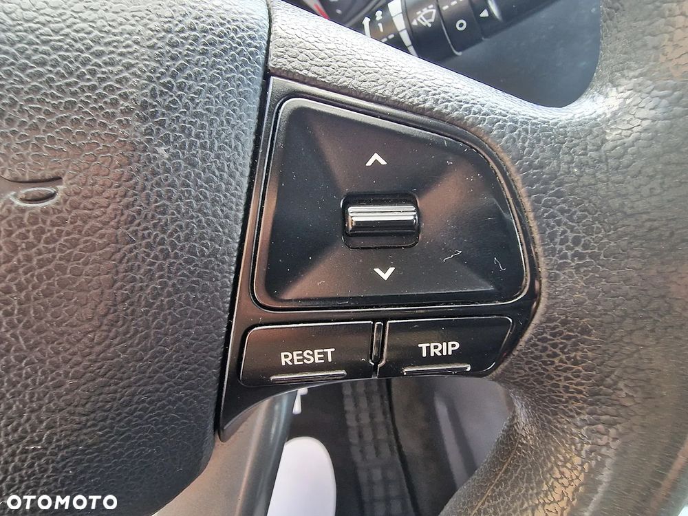 Kia Rio - 16