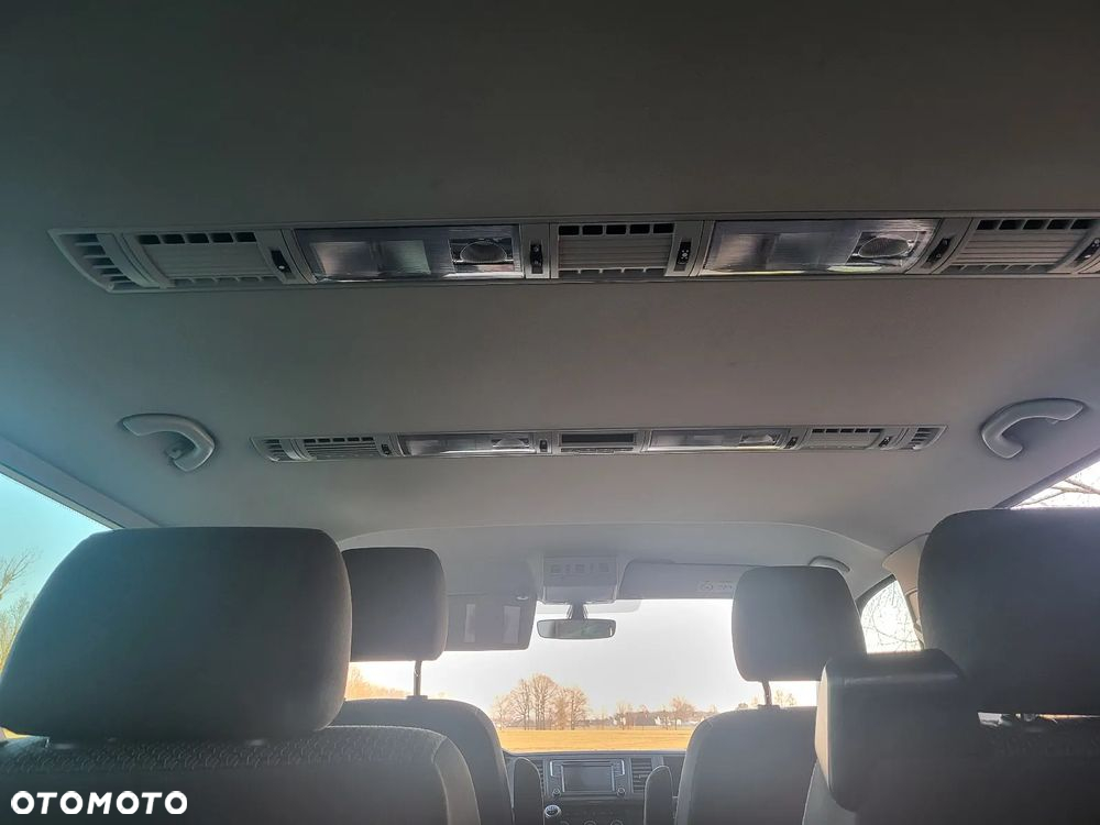 Volkswagen Multivan - 7