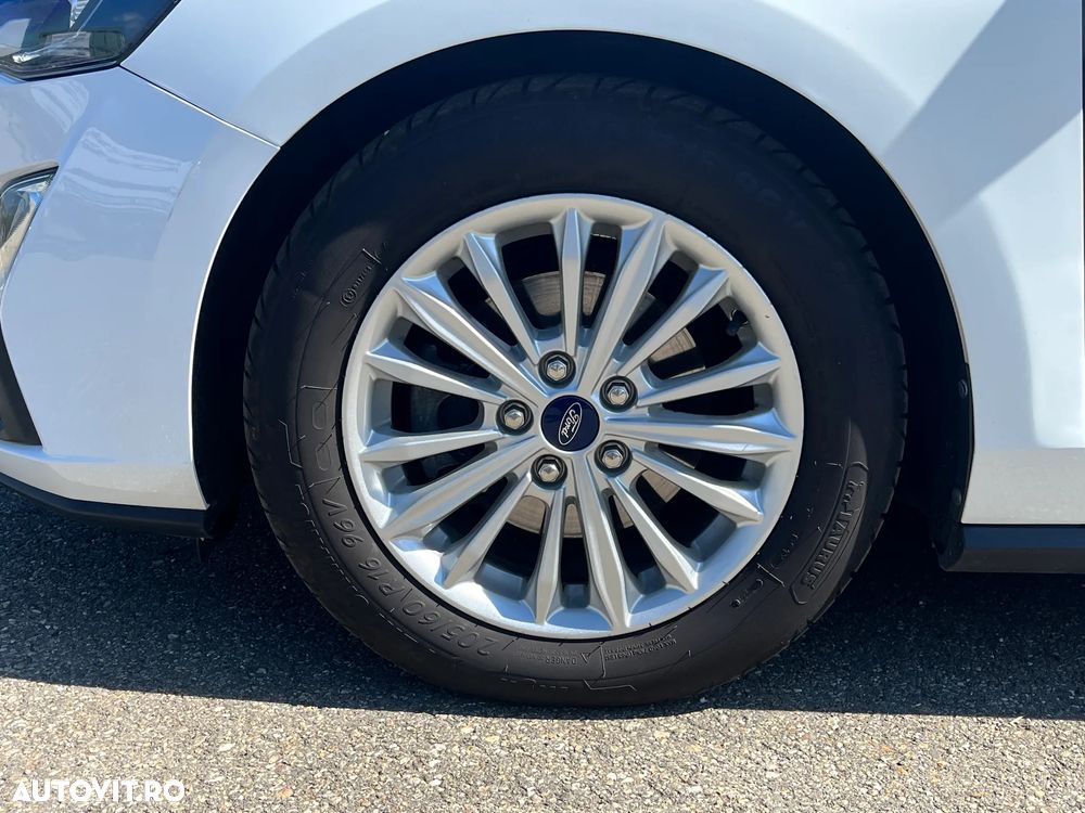 Ford Focus - 27