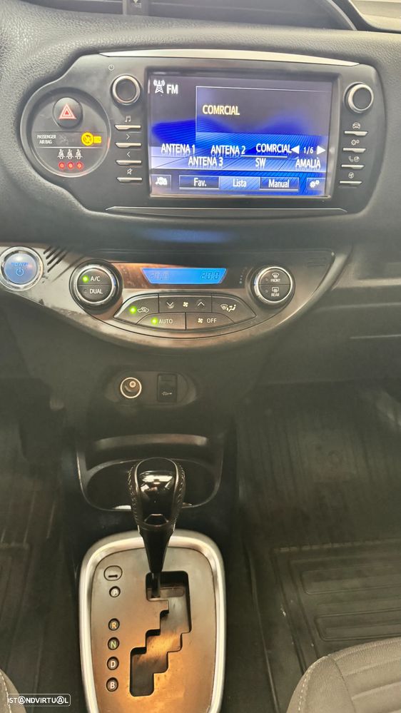 Toyota Yaris 1.5 HSD Square Collec.White - 13