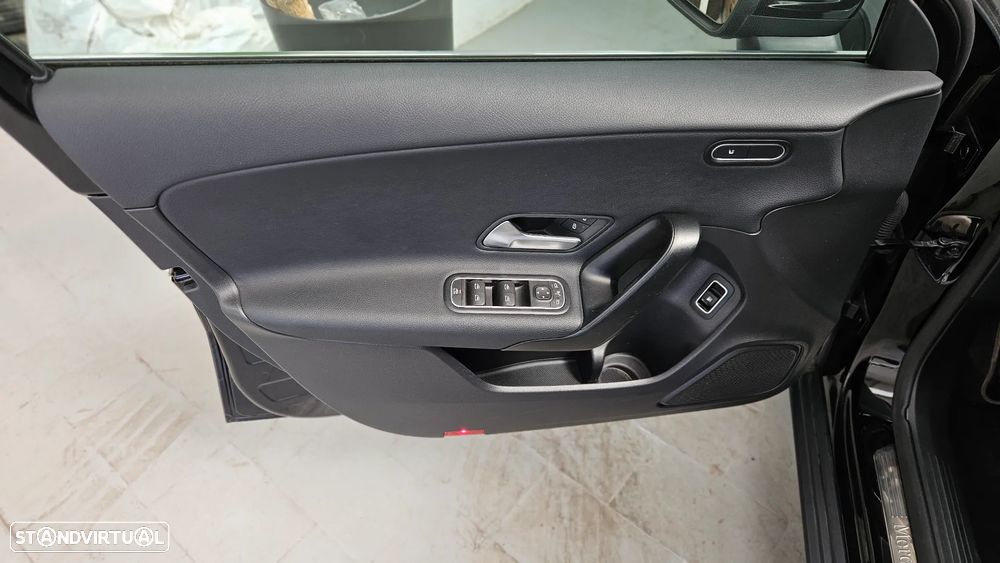 Mercedes-Benz A 250 Limousine e Style Plus - 19