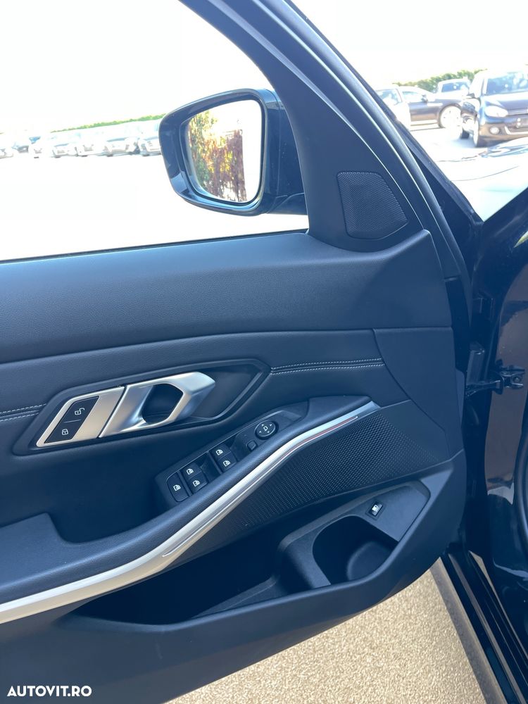 BMW Seria 3 330e Aut. Sport Line - 27