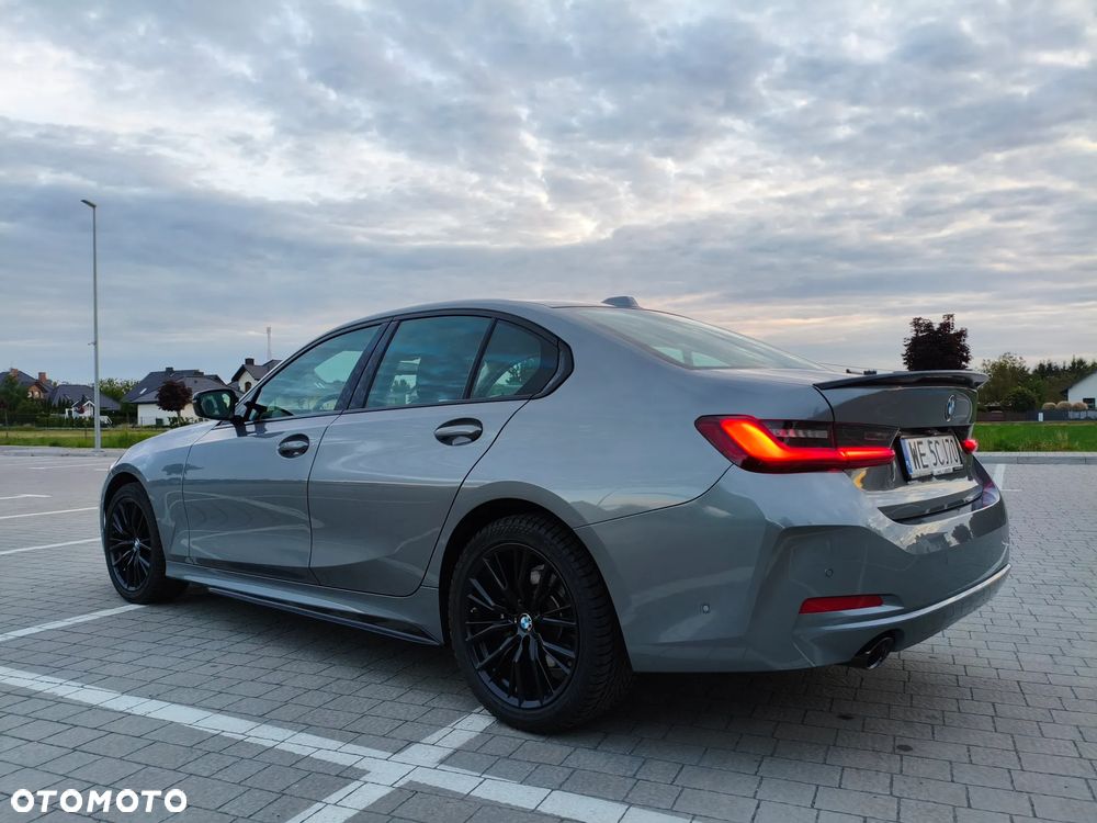 BMW Seria 3 320d xDrive mHEV - 12