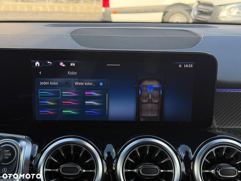 Mercedes-Benz GLB 200 AMG Line 7G-DCT - 24