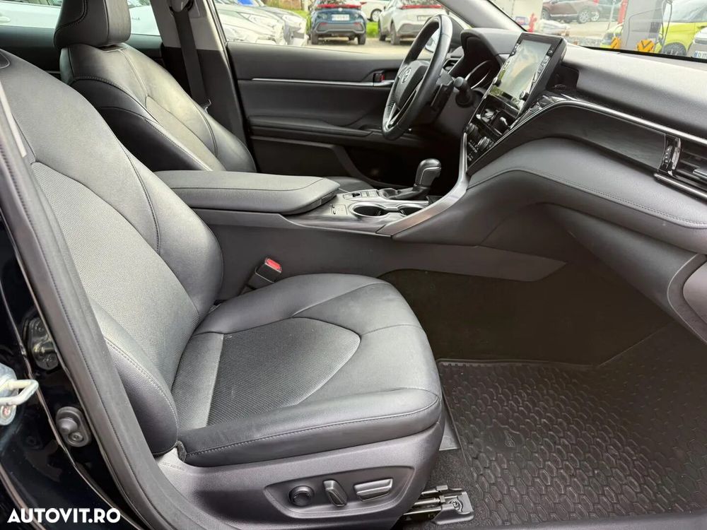 Toyota Camry 2.5 Dynamic - 18