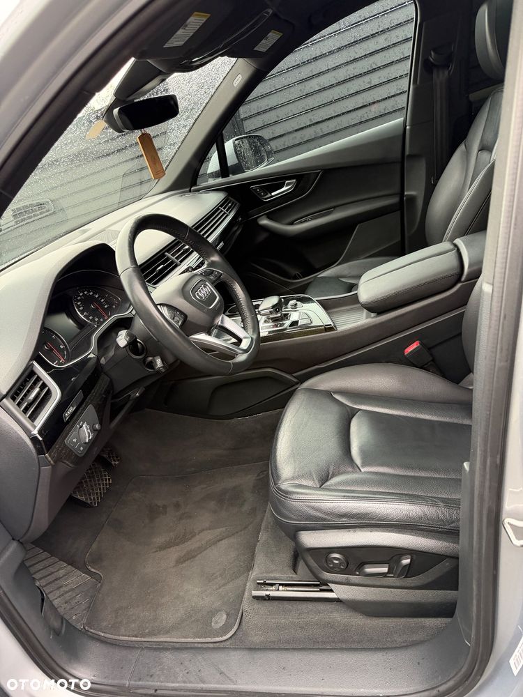 Audi Q7 - 10