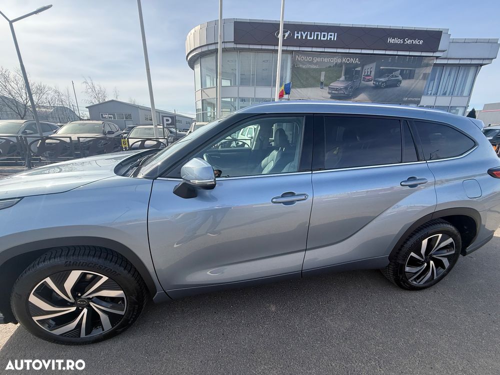 Toyota Highlander 2.5 Hybrid Luxury - 4