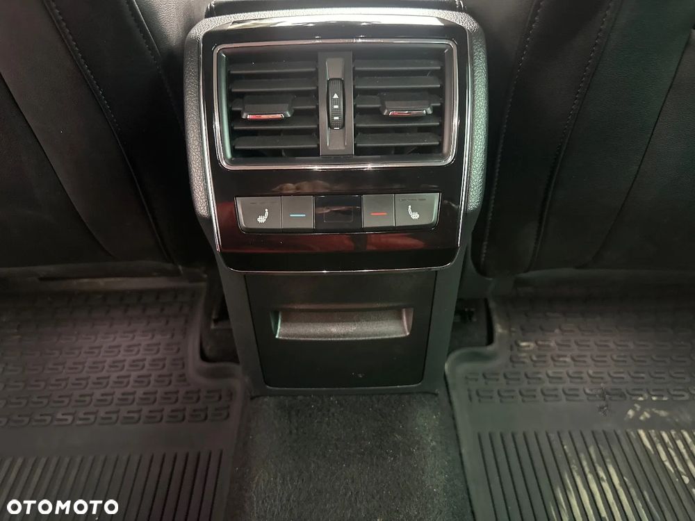 Skoda Superb 2.0 TSI L&K DSG - 34