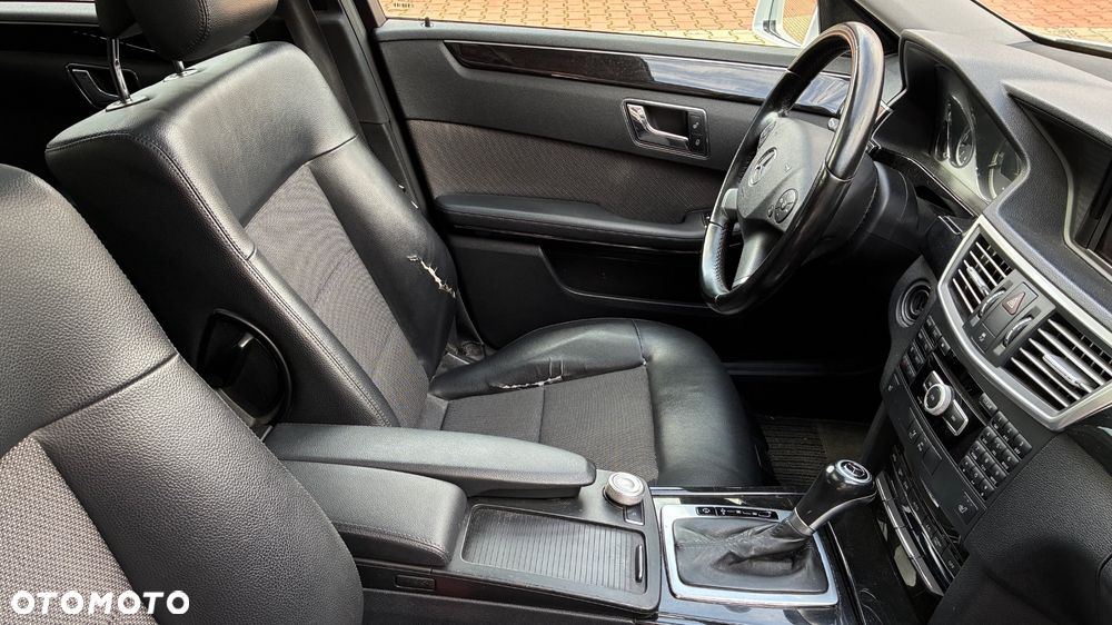 Mercedes-Benz Klasa E 250 T CGI BlueEFFICIENCY Automatik Avantgarde - 5