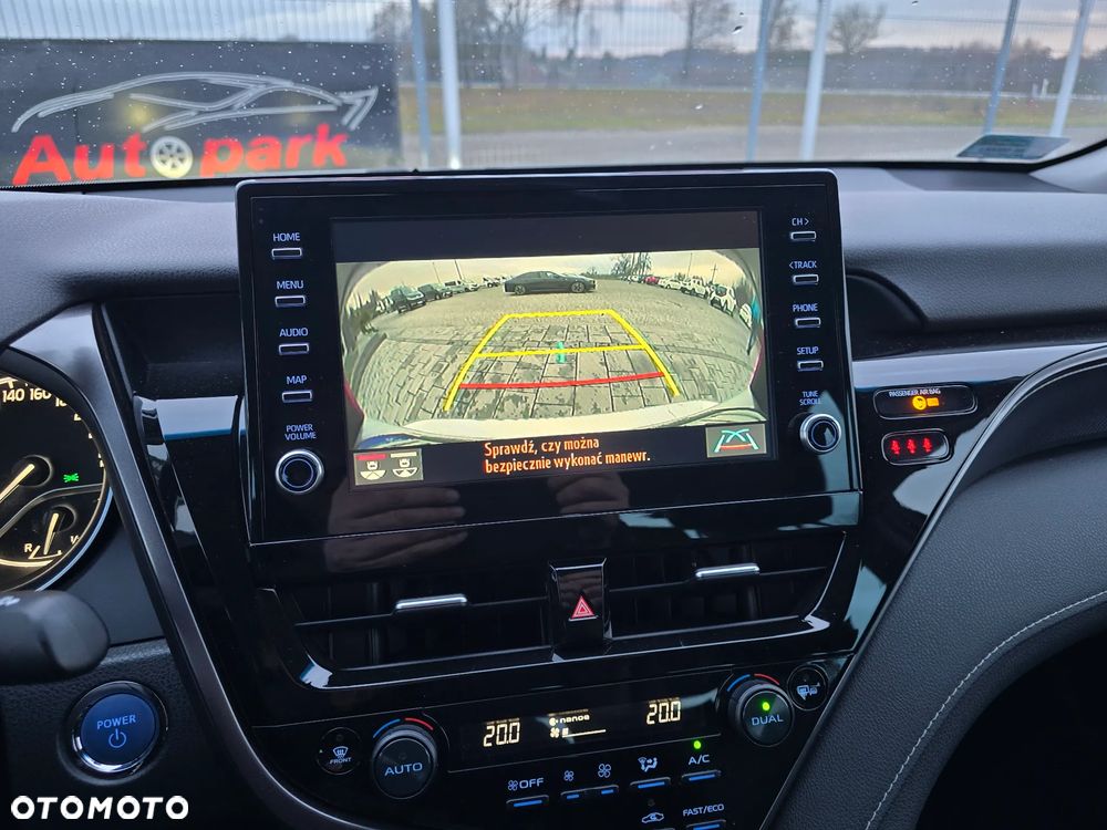 Toyota Camry 2.5 Hybrid Executive CVT - 21