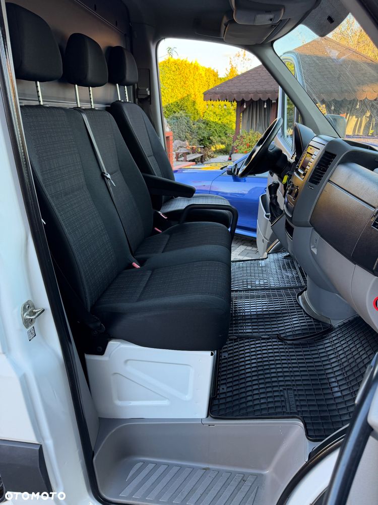 Mercedes-Benz Sprinter - 24