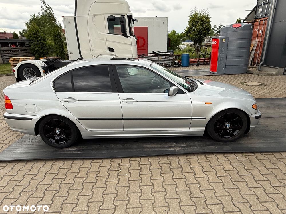 BMW Seria 3 320i - 4