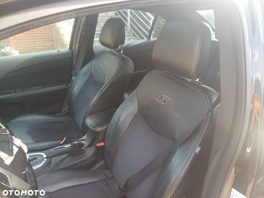 Chrysler 200 - 6