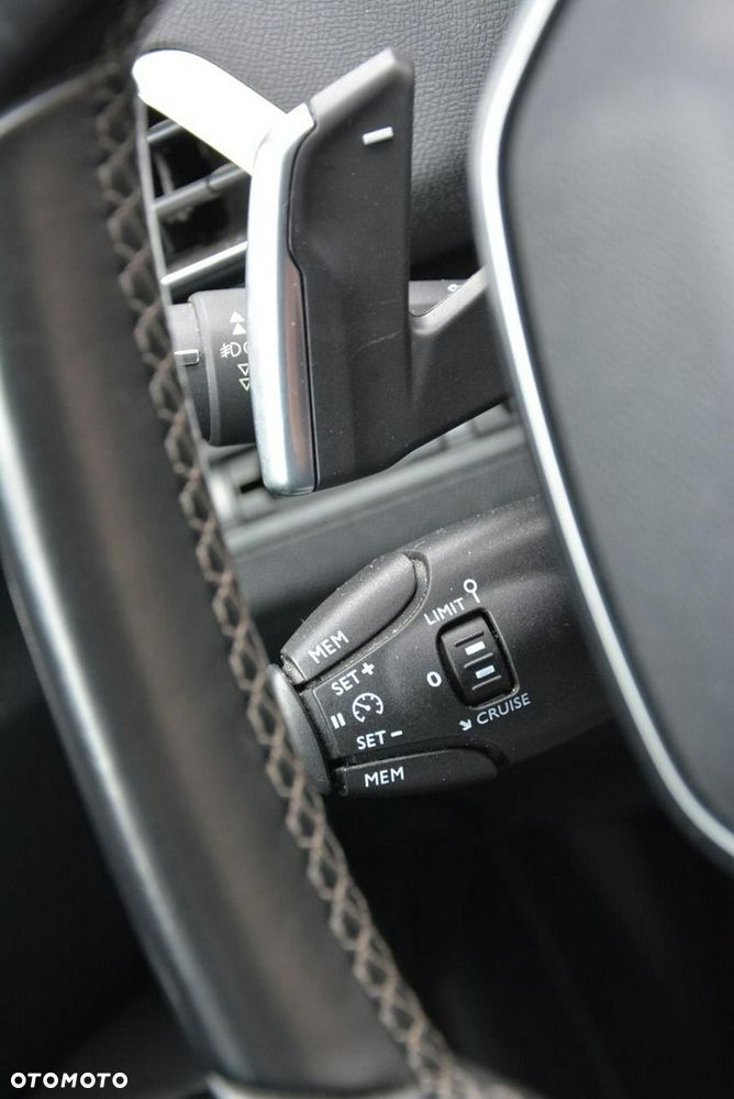 Peugeot 3008 PureTech 130 Stop & Start EAT6 Allure - 24