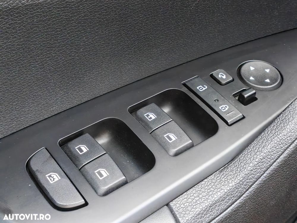 Kia Sportage 1.6 DSL MHEV 7DCT HP 4x2 Business Line - 29