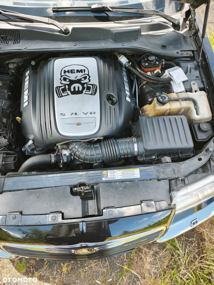 Chrysler 300C 5.7 V8 Hemi - 13