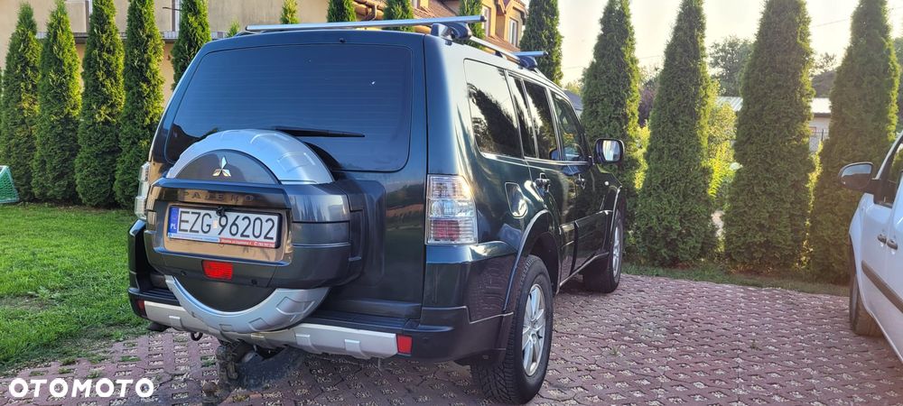 Mitsubishi Pajero - 12
