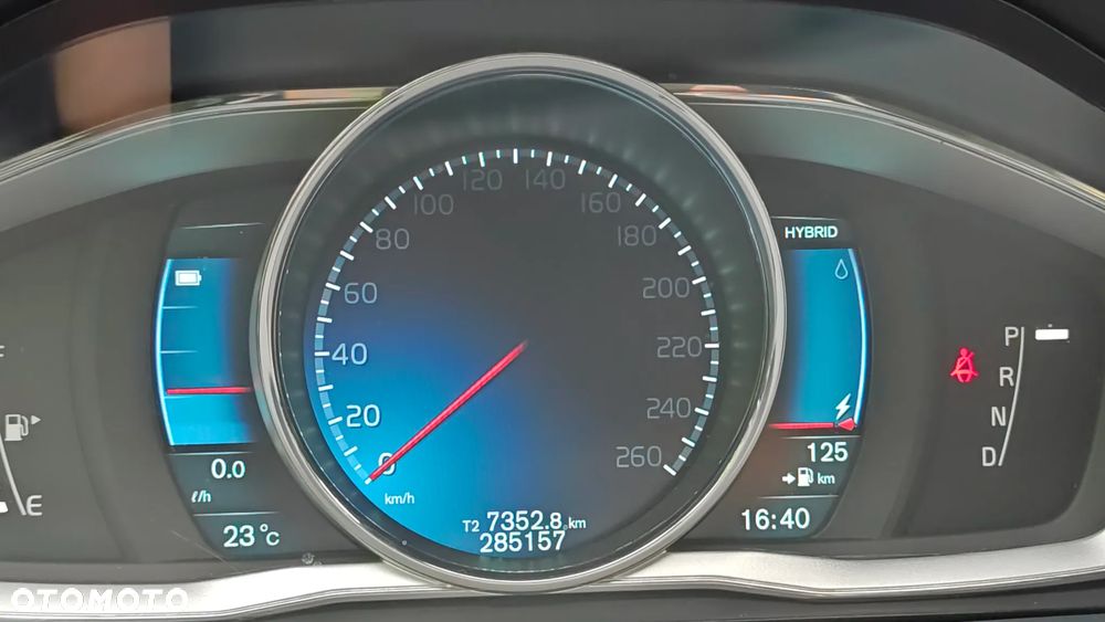 Volvo V60 D6 AWD Plug-in Hybrid Summum - 18