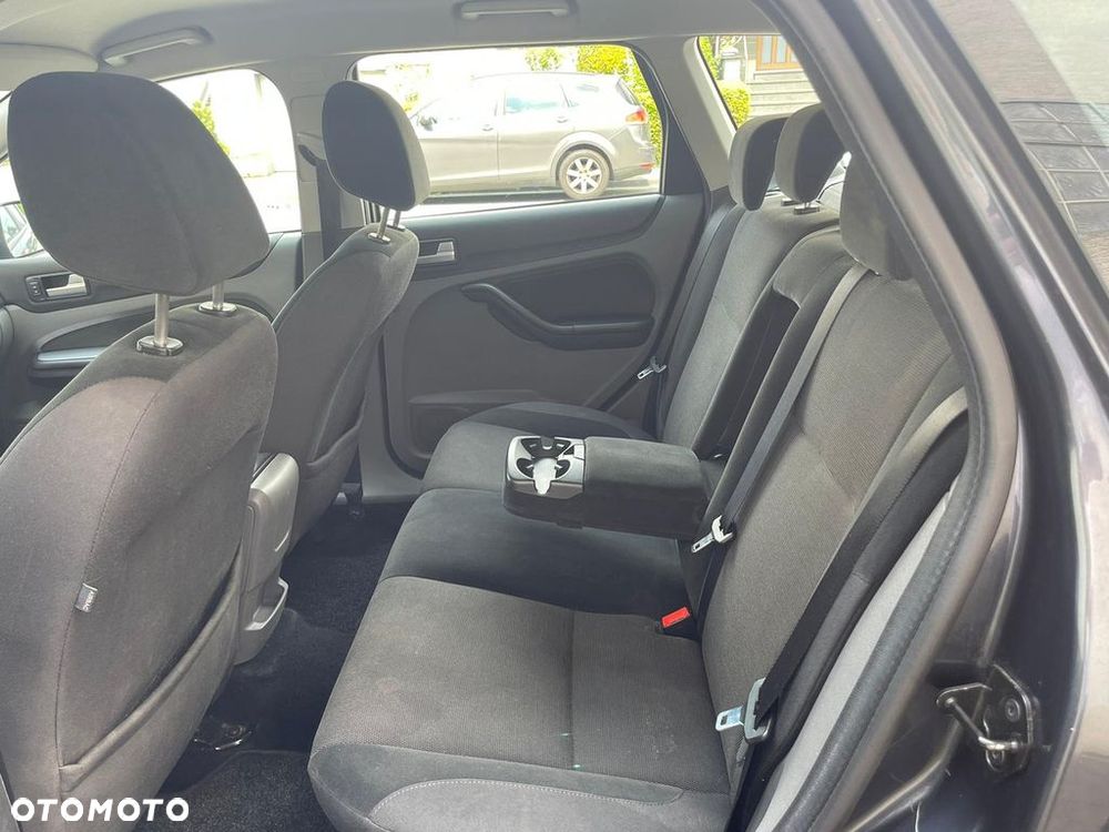 Ford Focus 2.0 TDCi DPF Ghia - 7