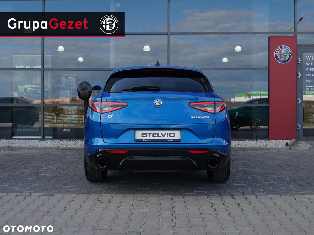 Alfa Romeo Stelvio - 16