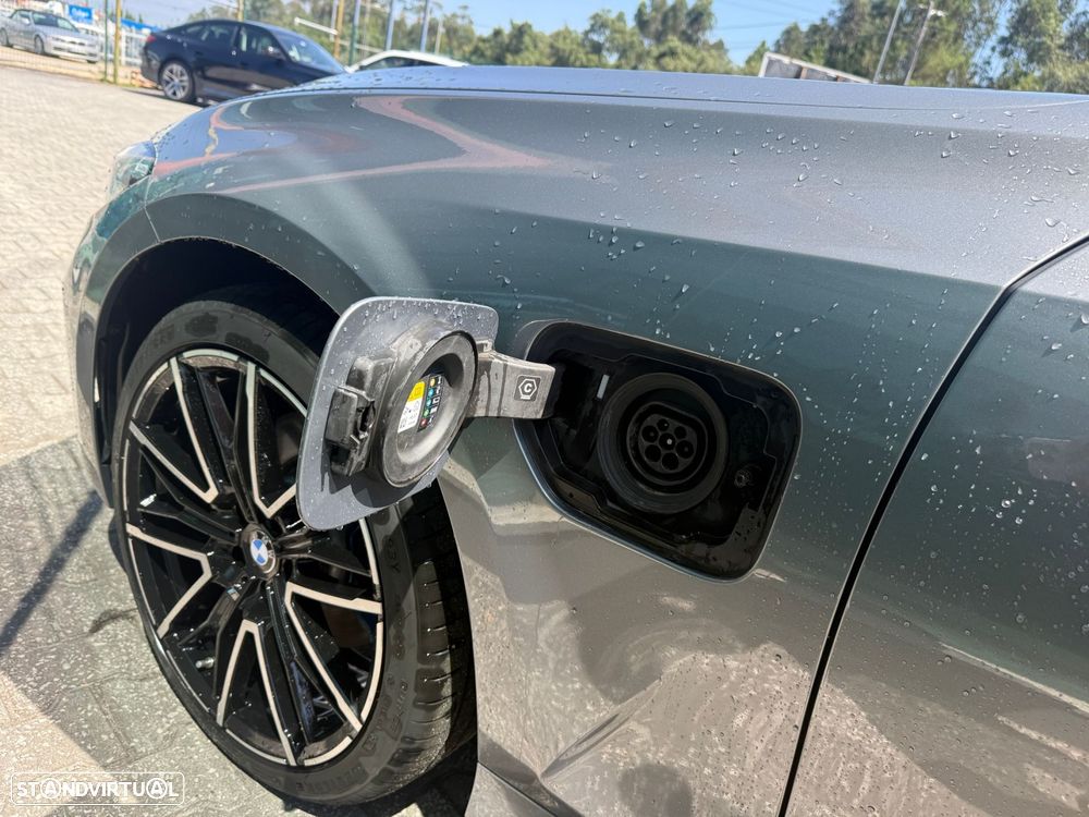 BMW 330 e Pack M Auto - 11