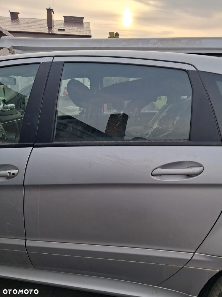 MERCEDES B-KLASA W245 05 761 DRZWI LEWY TYL - 1