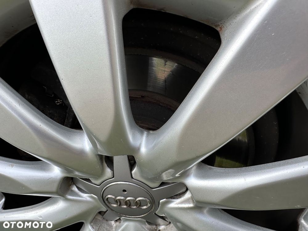 Audi A4 Avant 2.0 TDI Quattro Line - 23