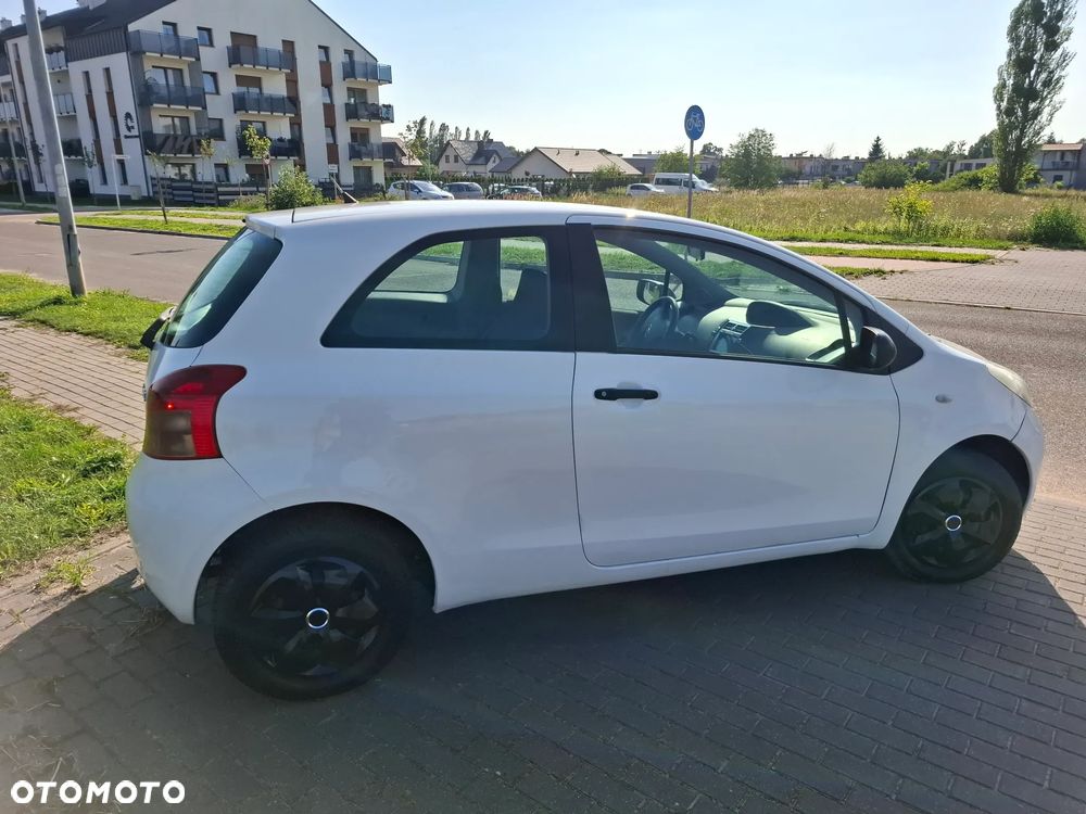 Toyota Yaris 1.0 Luna A/C - 4