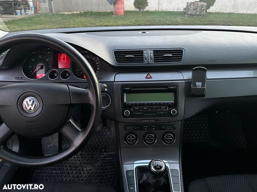 Volkswagen Passat Variant 1.9 TDI DPF BlueMotion - 5