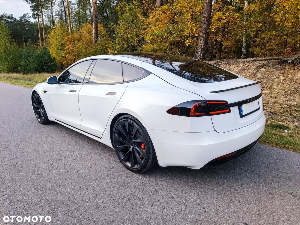 Tesla Model S Performance - 26