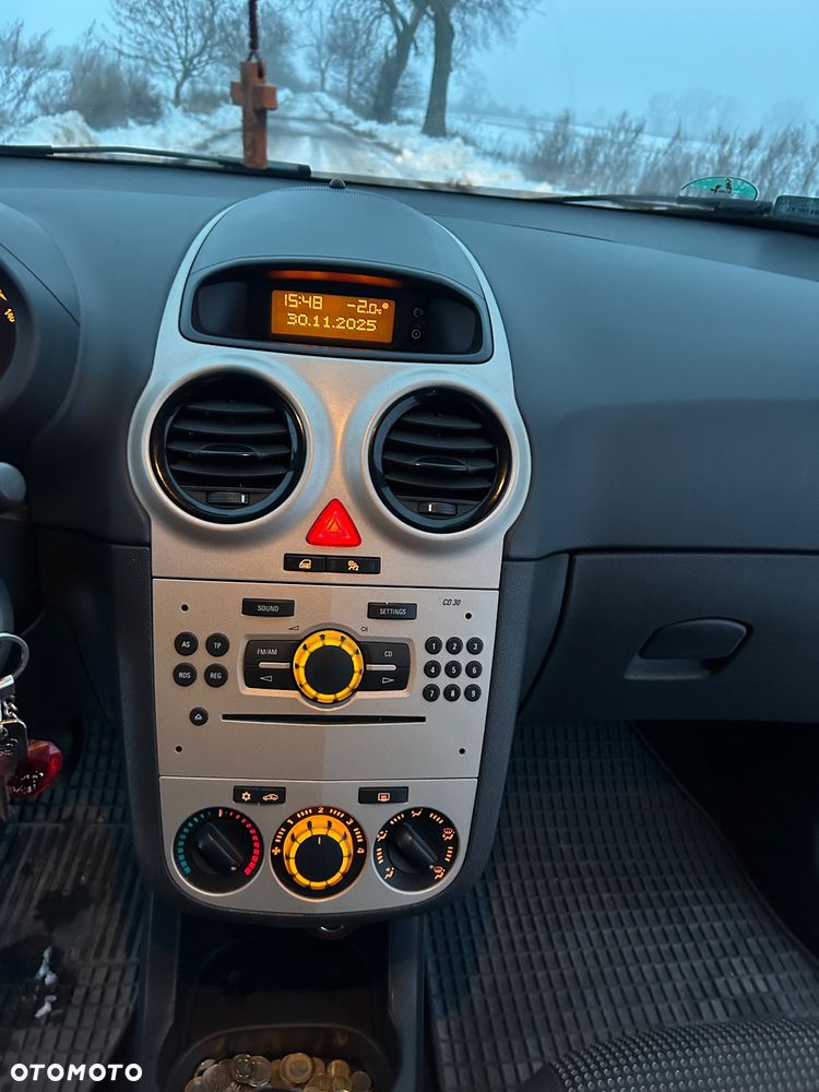 Opel Corsa 1.2 16V Cosmo - 17