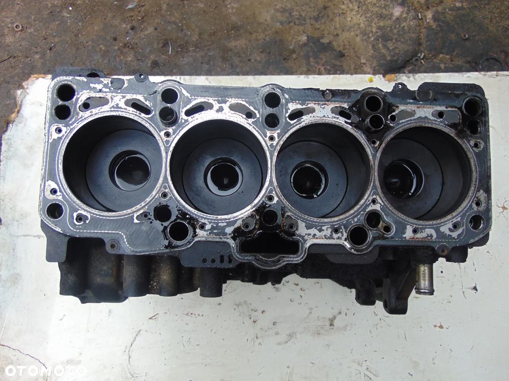 Dół silnika VW 2,0 TDI 140 km 16 v BKD - 6