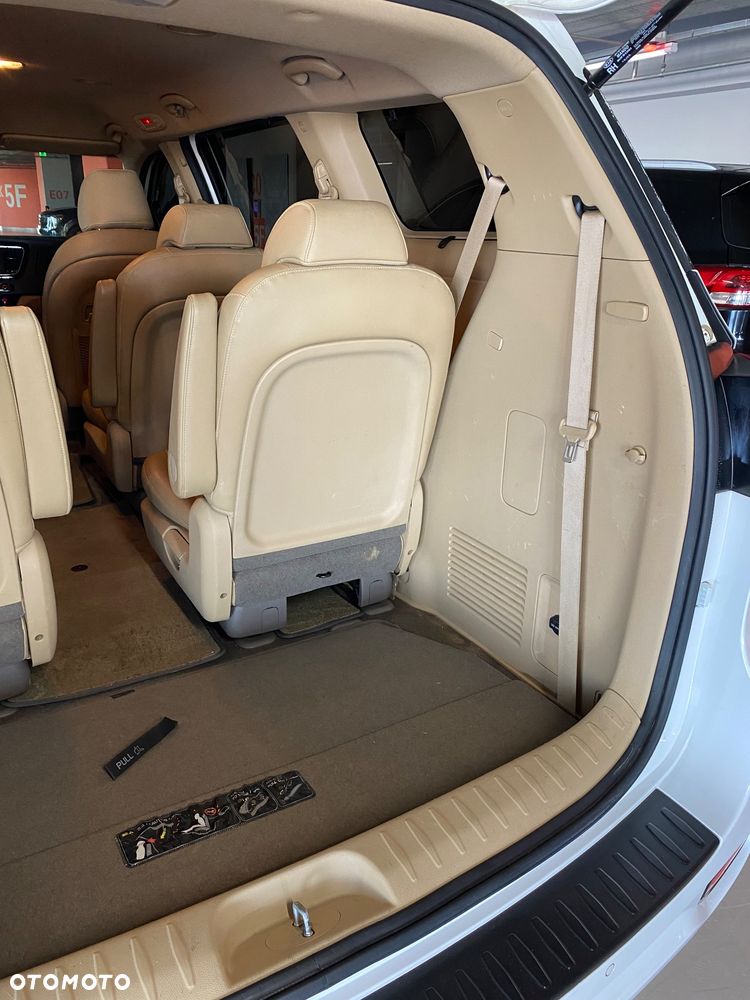 Kia Carnival - 30