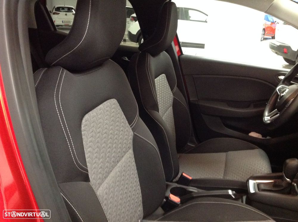 Renault Clio 1.0 TCe Limited CVT - 32