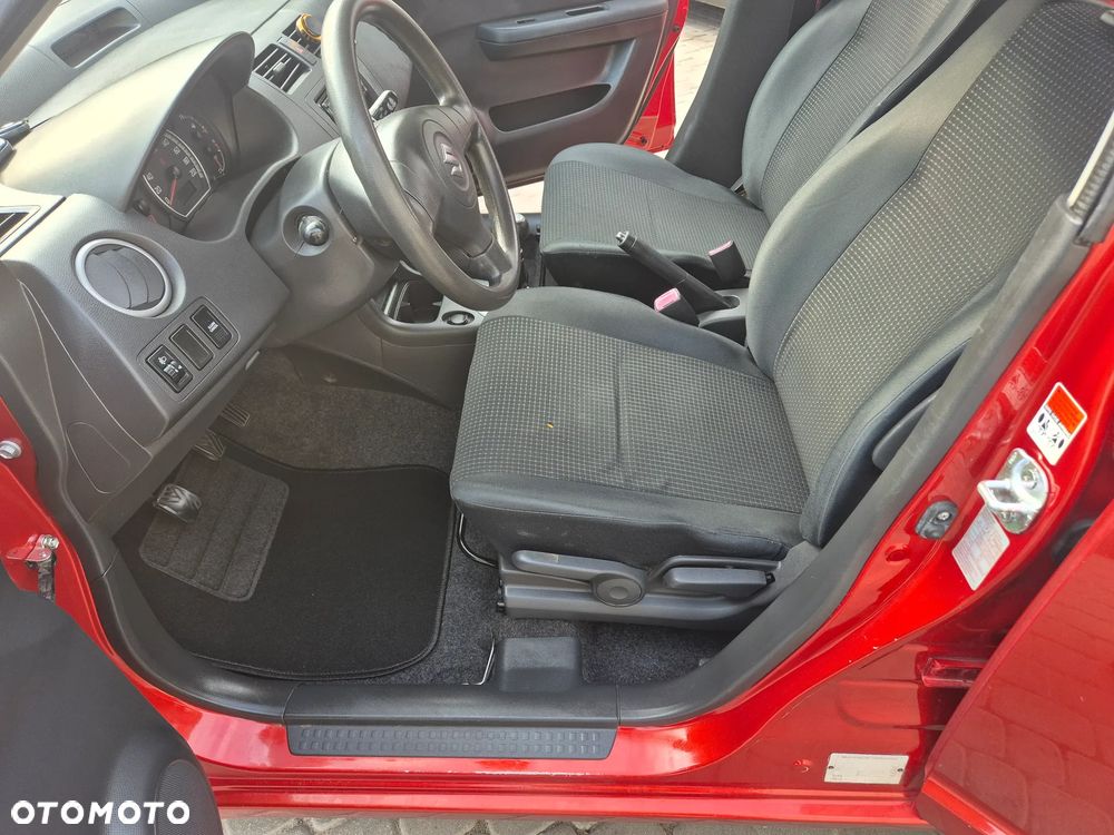Suzuki Swift - 8