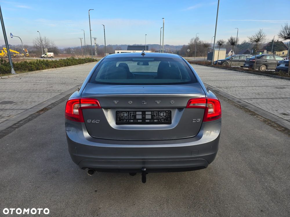 Volvo S60 D3 Geartronic RDesign - 36
