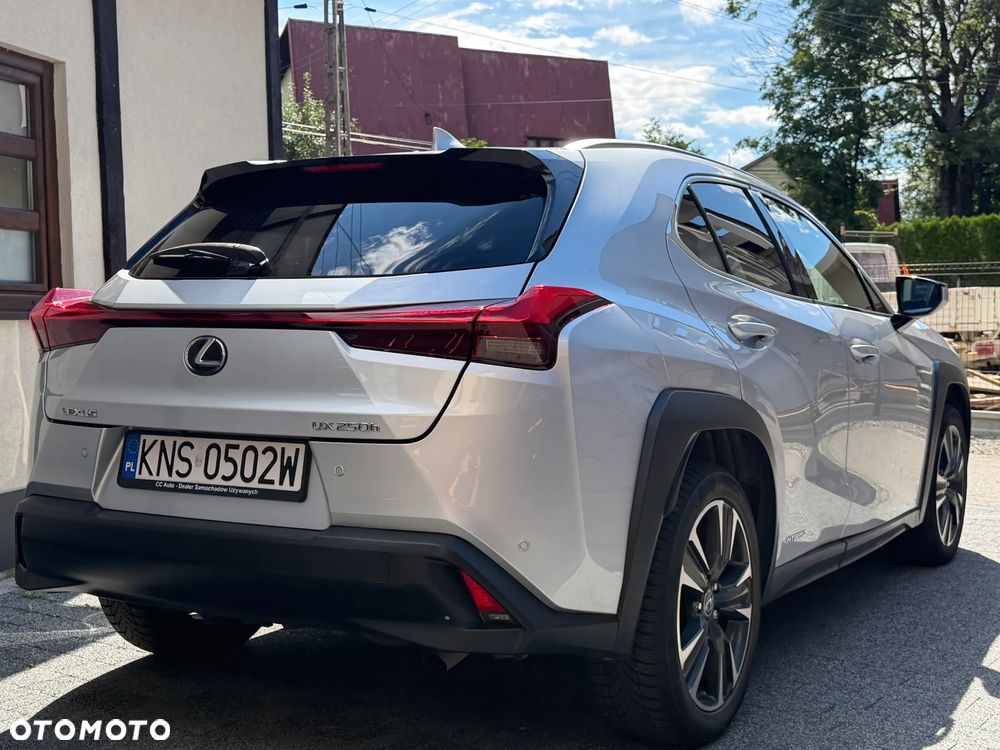 Lexus UX 250h (E-FOUR) Luxury Line - 4