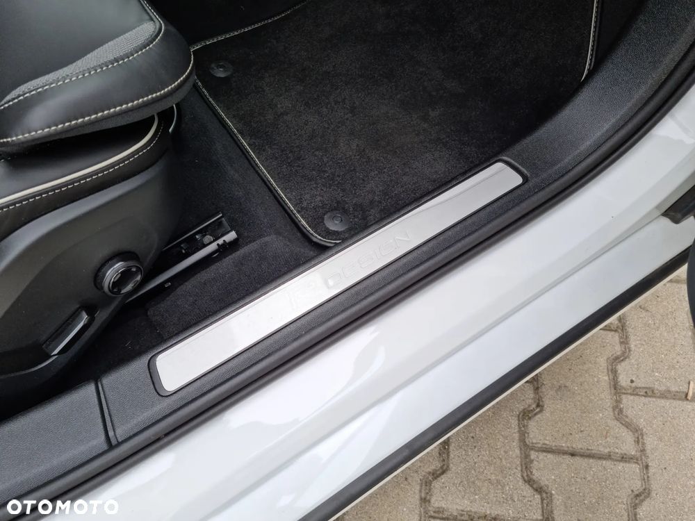 Volvo S60 T4 R-Design - 36