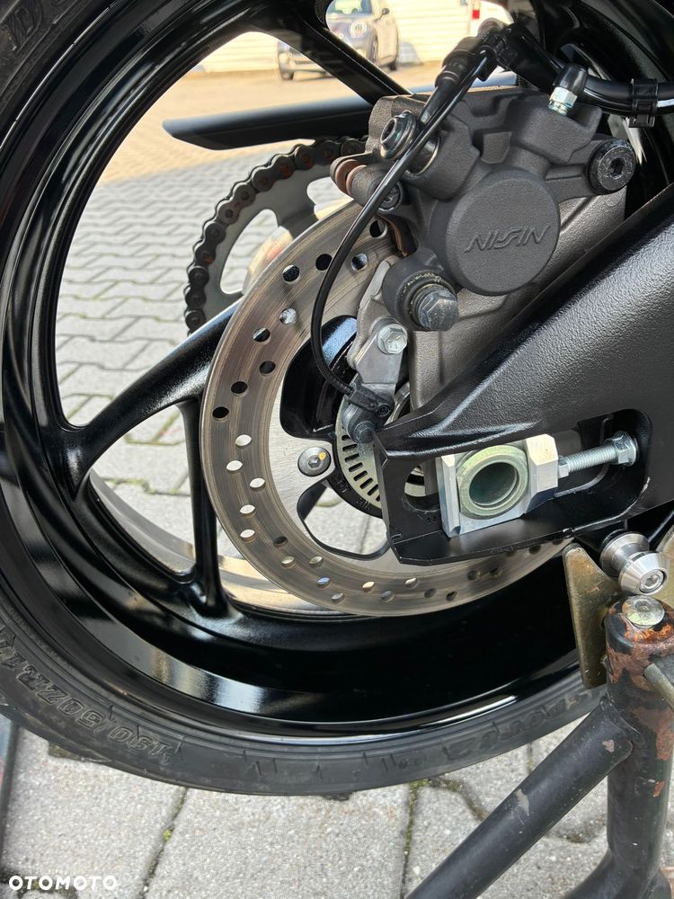 Suzuki GSX - 37