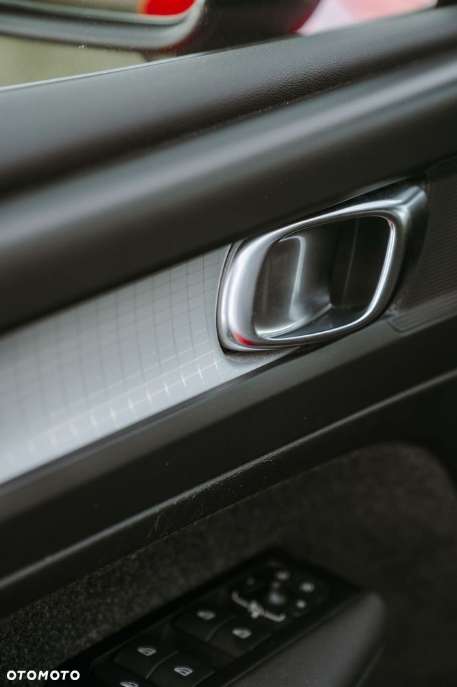 Volvo XC 40 T3 Momentum - 32