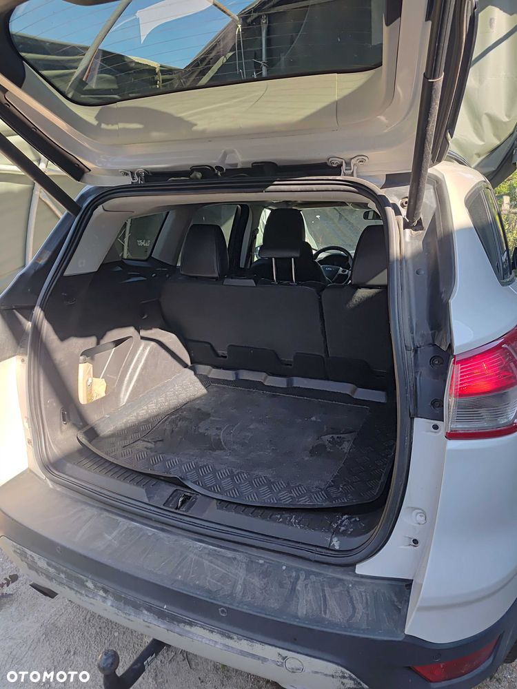 Ford Kuga - 8