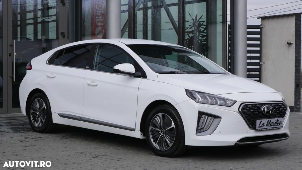 Hyundai IONIQ - 7