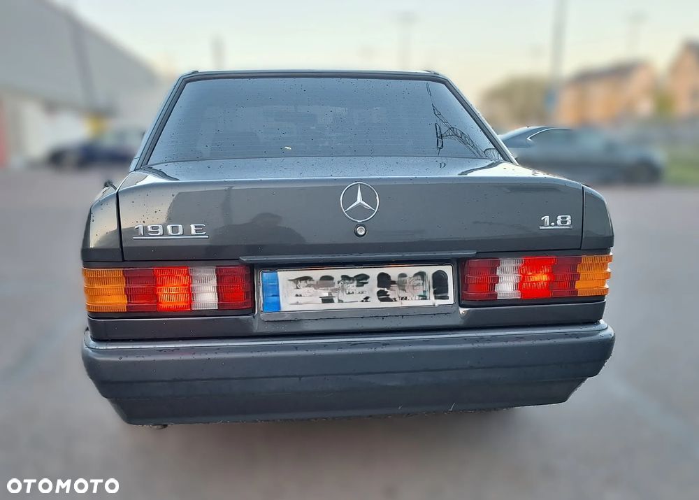 Mercedes-Benz W201 (190) - 11